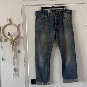 Chimala distressed jeans